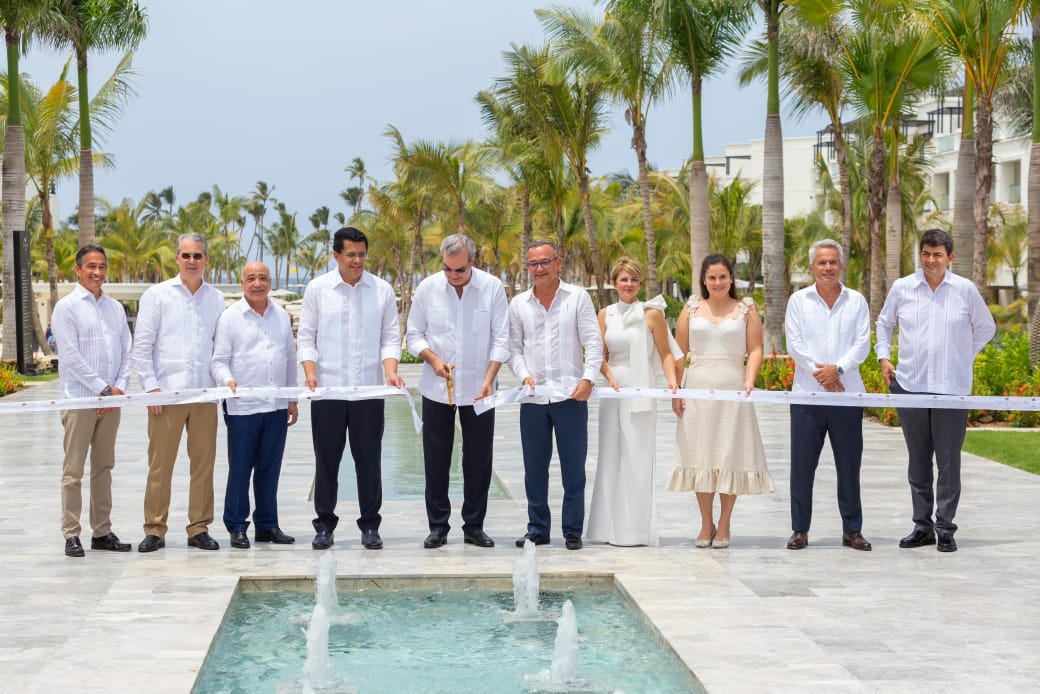 Luis Abinader encabeza inauguración de Secrets Tides Punta Cana